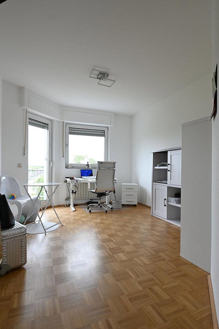 Pronájem bytu 3+1 110 m², Frankfurter Str.214, Köln, Severní Porýní-Vestfálsko Pronájem bytu 3+1 110 m², Frankfurter Str.214, Köln, Severní Porýní-Vestfálsko