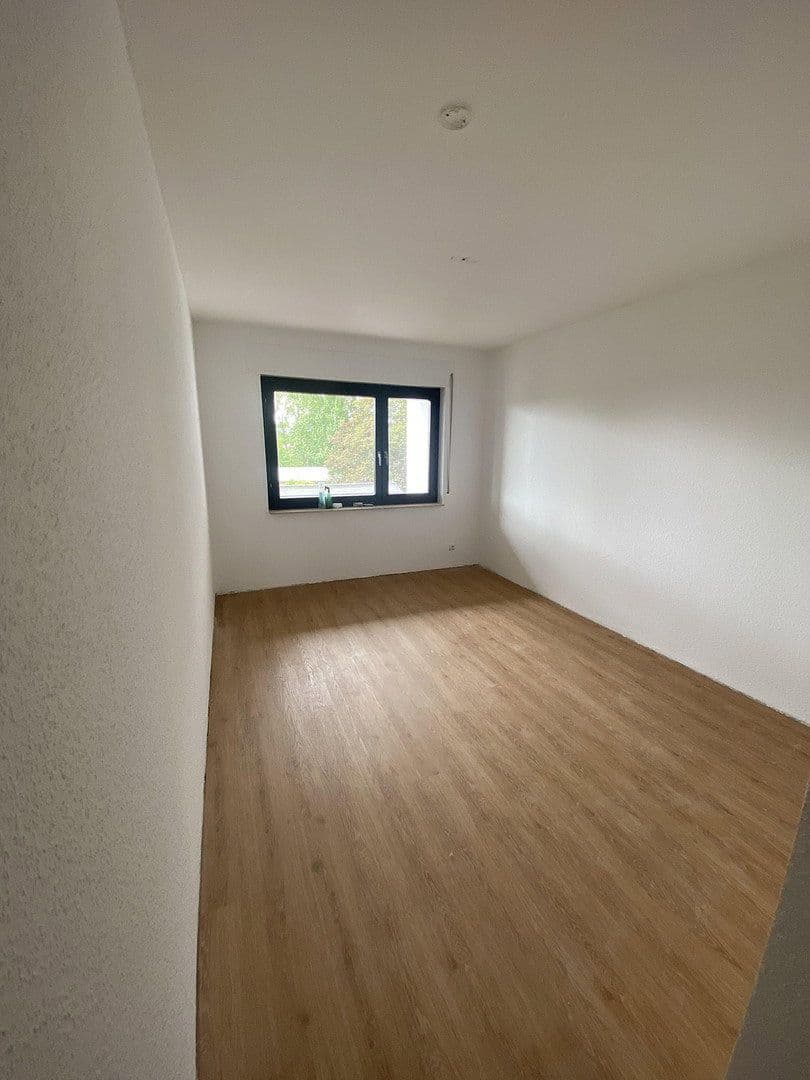 Pronájem bytu 3+1 75 m², Sauerweinstr. 8-12, Darmstadt, Hessen Pronájem bytu 3+1 75 m², Sauerweinstr. 8-12, Darmstadt, Hessen