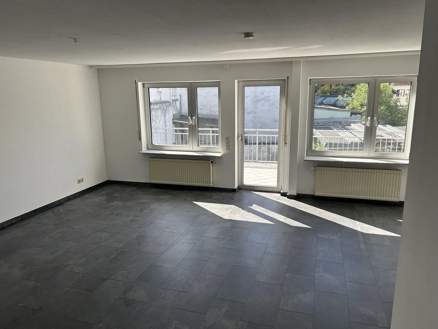 Pronájem bytu 3+1 102 m², Dietzenbach, Hessen Pronájem bytu 3+1 102 m², Dietzenbach, Hessen