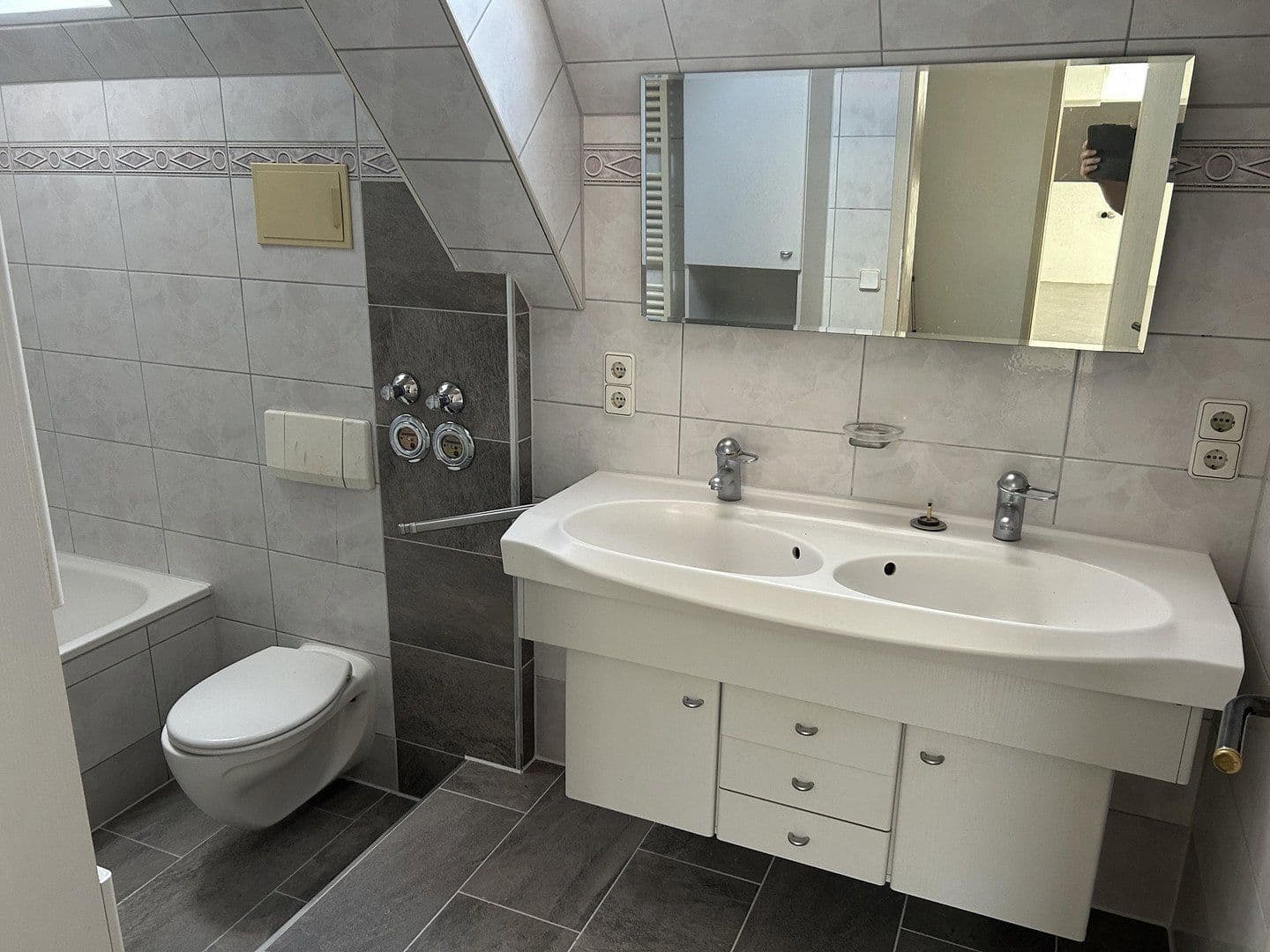 Pronájem bytu 3+1 102 m², Dietzenbach, Hessen Pronájem bytu 3+1 102 m², Dietzenbach, Hessen