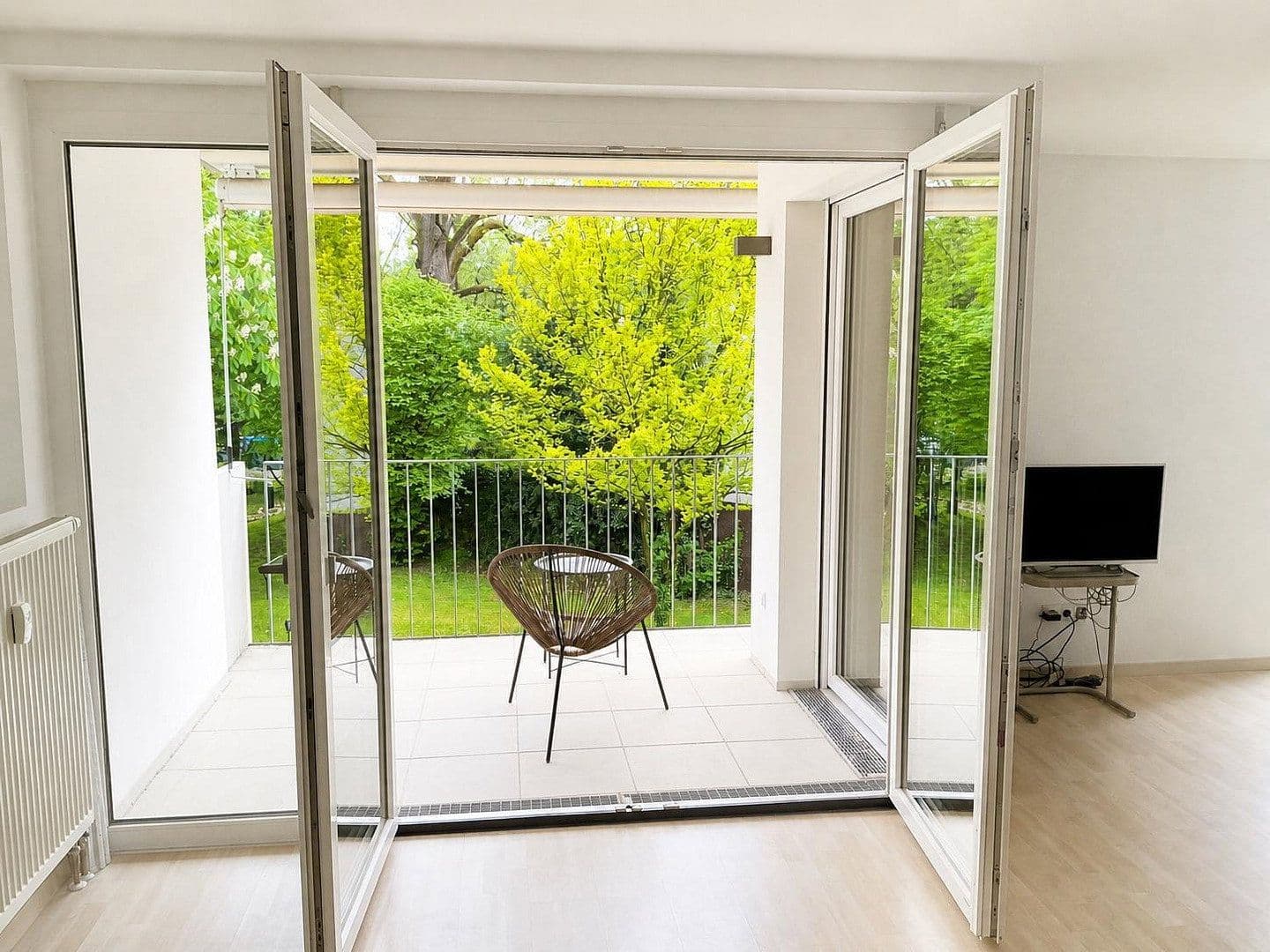 Pronájem bytu 2+1 75 m², Nürtingen, Bádensko-Württembersko Pronájem bytu 2+1 75 m², Nürtingen, Bádensko-Württembersko