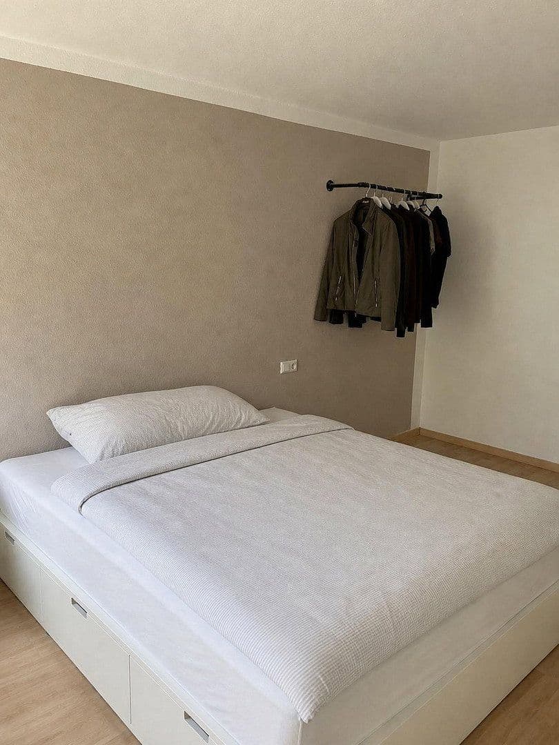 Pronájem bytu 2+1 75 m², Nürtingen, Bádensko-Württembersko Pronájem bytu 2+1 75 m², Nürtingen, Bádensko-Württembersko