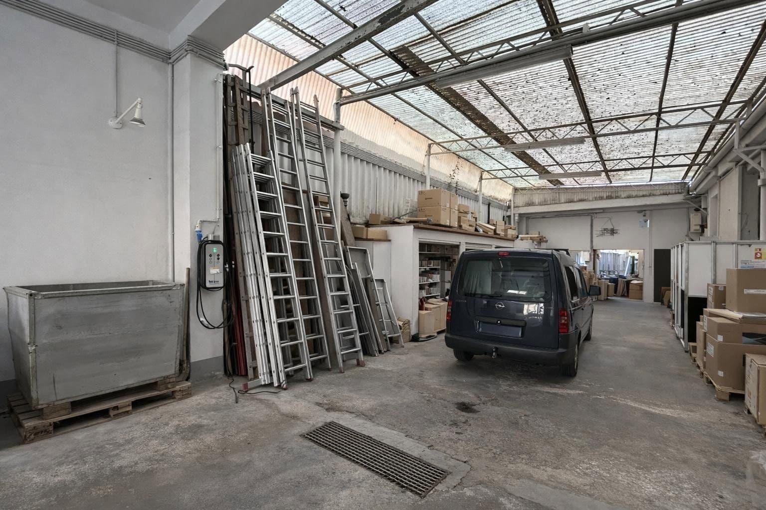 Pronájem nebytového prostoru 350 m², Marsiliusstraße 93, Köln, Severní Porýní-Vestfálsko Pronájem nebytového prostoru 350 m², Marsiliusstraße 93, Köln, Severní Porýní-Vestfálsko