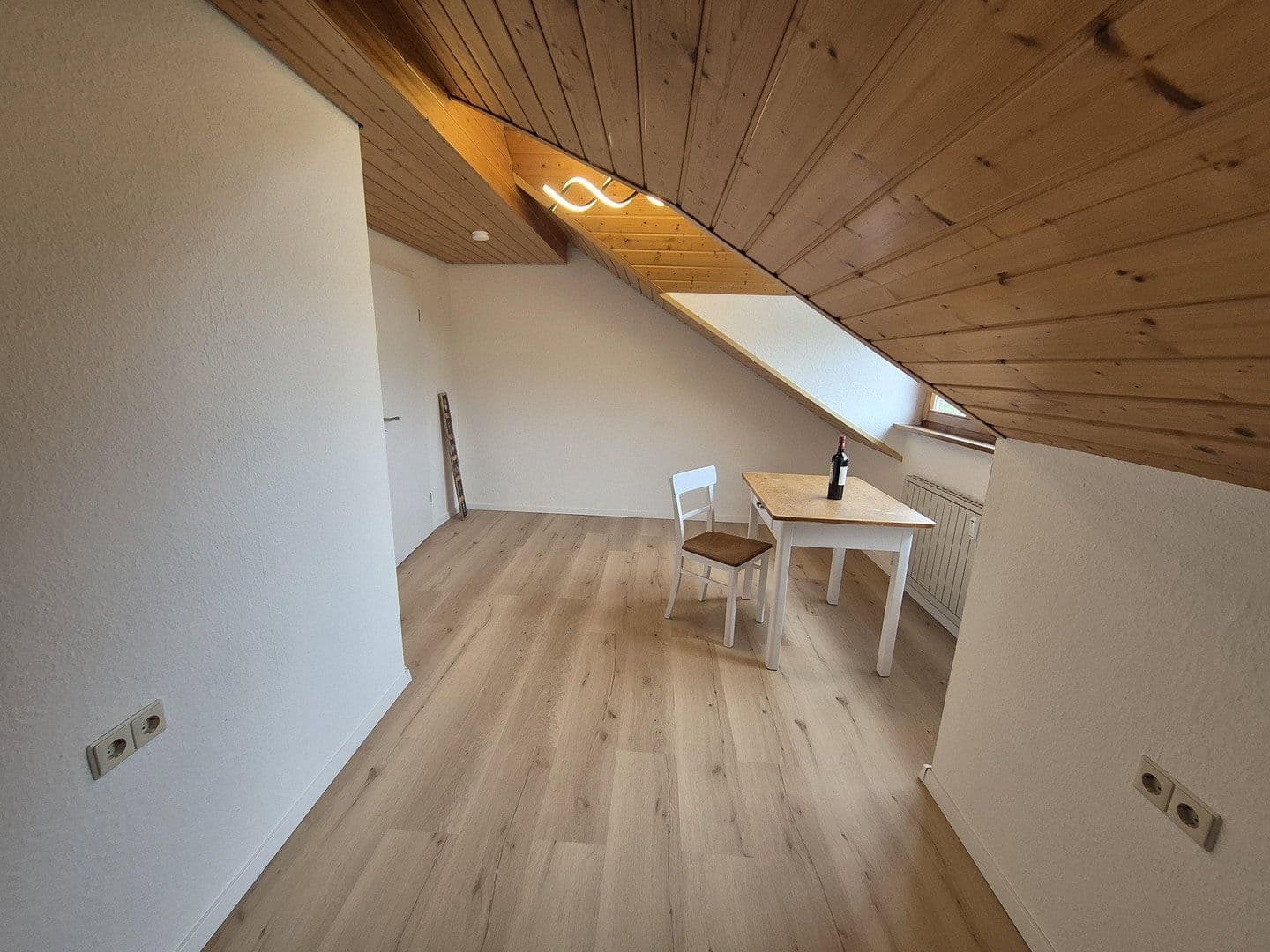Prodej domu 283 m², pozemek 1.005 m², Unterdorf 24, Rottweil, Bádensko-Württembersko Prodej domu 283 m², pozemek 1.005 m², Unterdorf 24, Rottweil, Bádensko-Württembersko