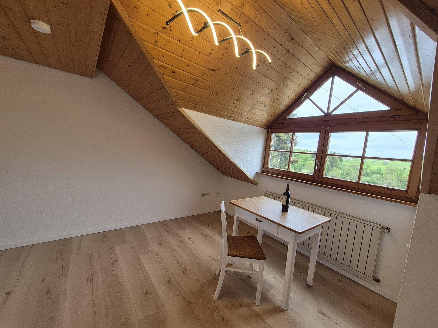 Prodej domu 283 m², pozemek 1.005 m², Unterdorf 24, Rottweil, Bádensko-Württembersko Prodej domu 283 m², pozemek 1.005 m², Unterdorf 24, Rottweil, Bádensko-Württembersko