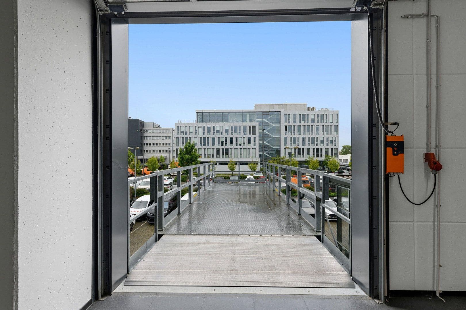 Pronájem nebytového prostoru 520 m², Moselstr. 14, Neuss, Severní Porýní-Vestfálsko Pronájem nebytového prostoru 520 m², Moselstr. 14, Neuss, Severní Porýní-Vestfálsko