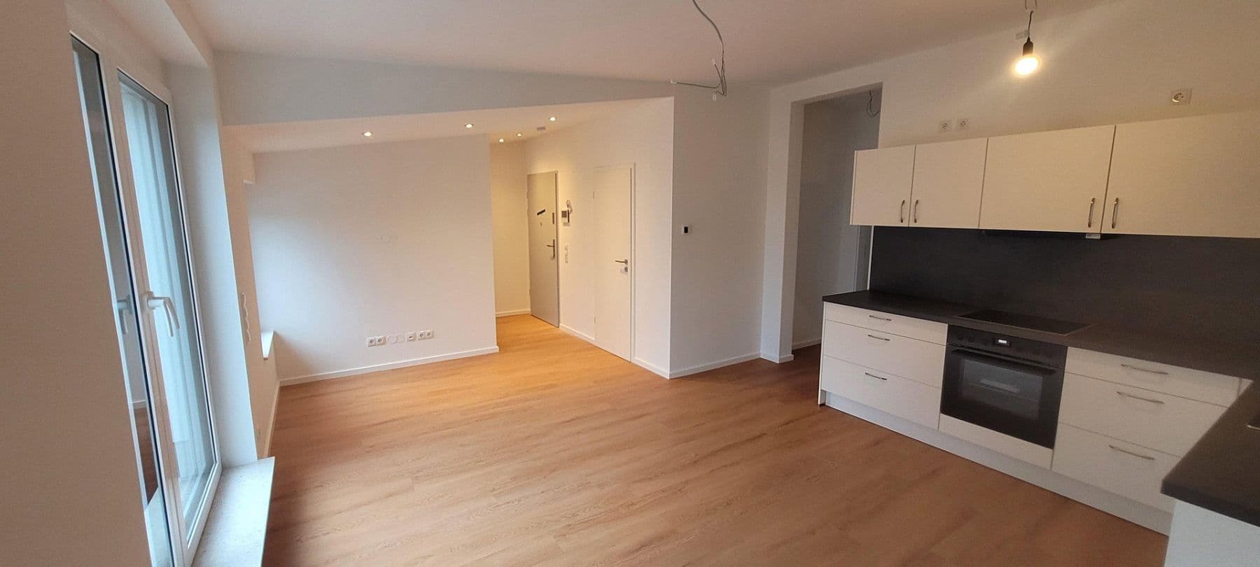 Pronájem bytu 3+1 87 m², Berlin, Berlín Pronájem bytu 3+1 87 m², Berlin, Berlín