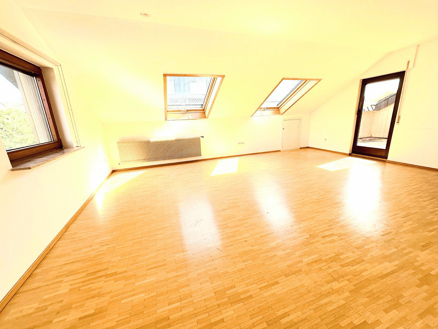 Prodej domu 320 m², pozemek 538 m², Gustav-Werner-Straße 10, Bönnigheim, Bádensko-Württembersko Prodej domu 320 m², pozemek 538 m², Gustav-Werner-Straße 10, Bönnigheim, Bádensko-Württembersko