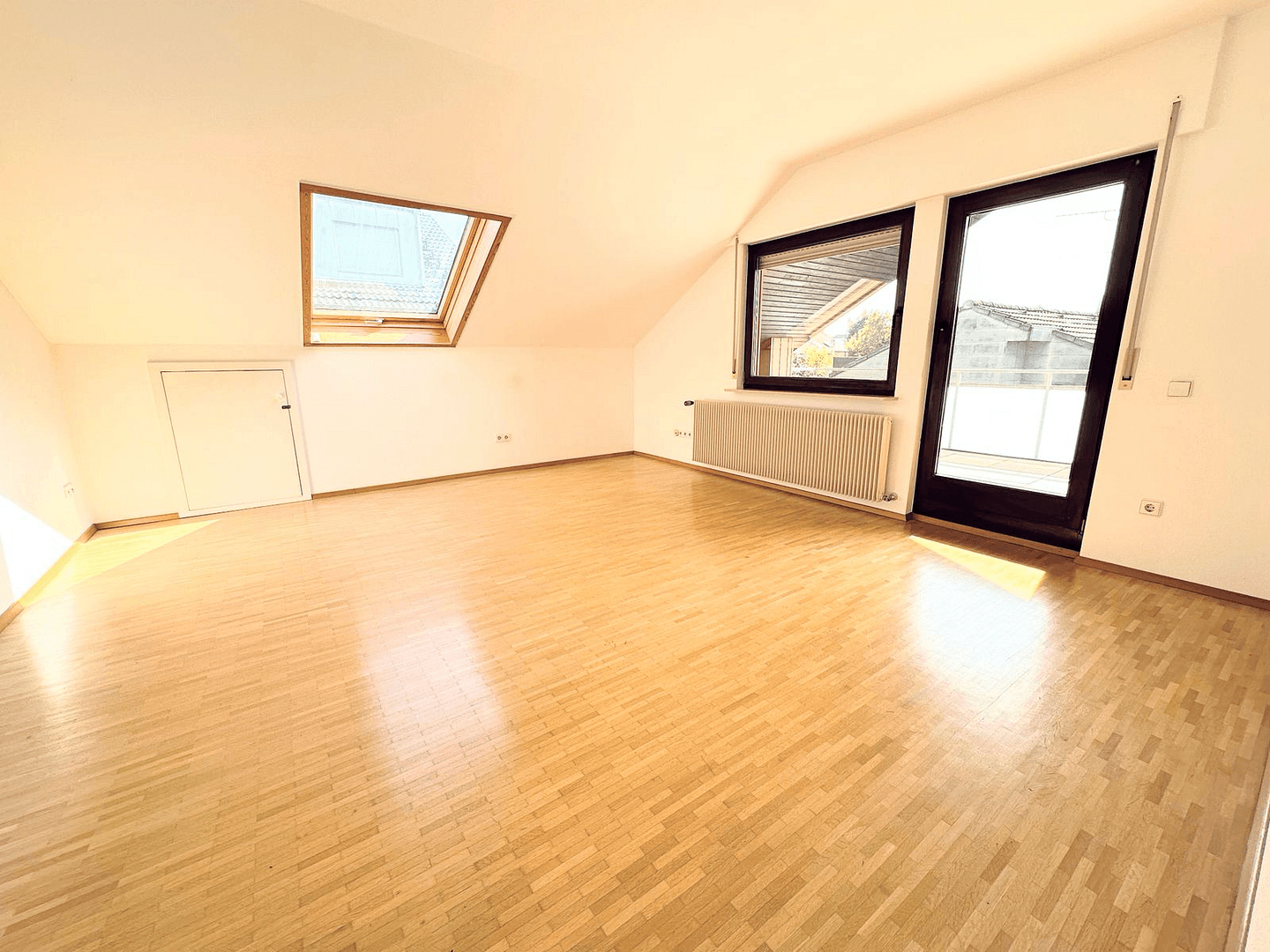 Prodej domu 320 m², pozemek 538 m², Gustav-Werner-Straße 10, Bönnigheim, Bádensko-Württembersko Prodej domu 320 m², pozemek 538 m², Gustav-Werner-Straße 10, Bönnigheim, Bádensko-Württembersko