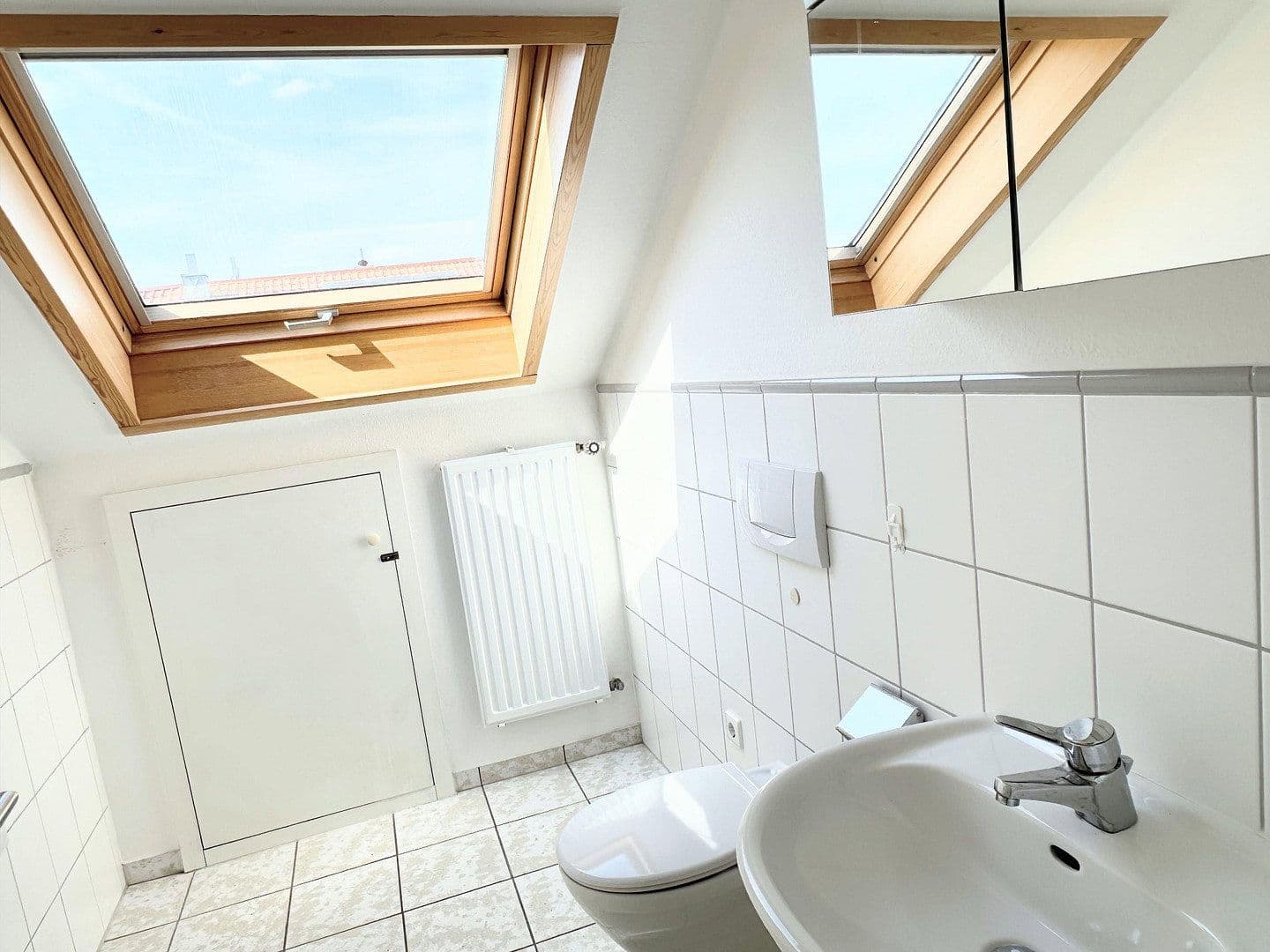 Prodej domu 320 m², pozemek 538 m², Gustav-Werner-Straße 10, Bönnigheim, Bádensko-Württembersko Prodej domu 320 m², pozemek 538 m², Gustav-Werner-Straße 10, Bönnigheim, Bádensko-Württembersko
