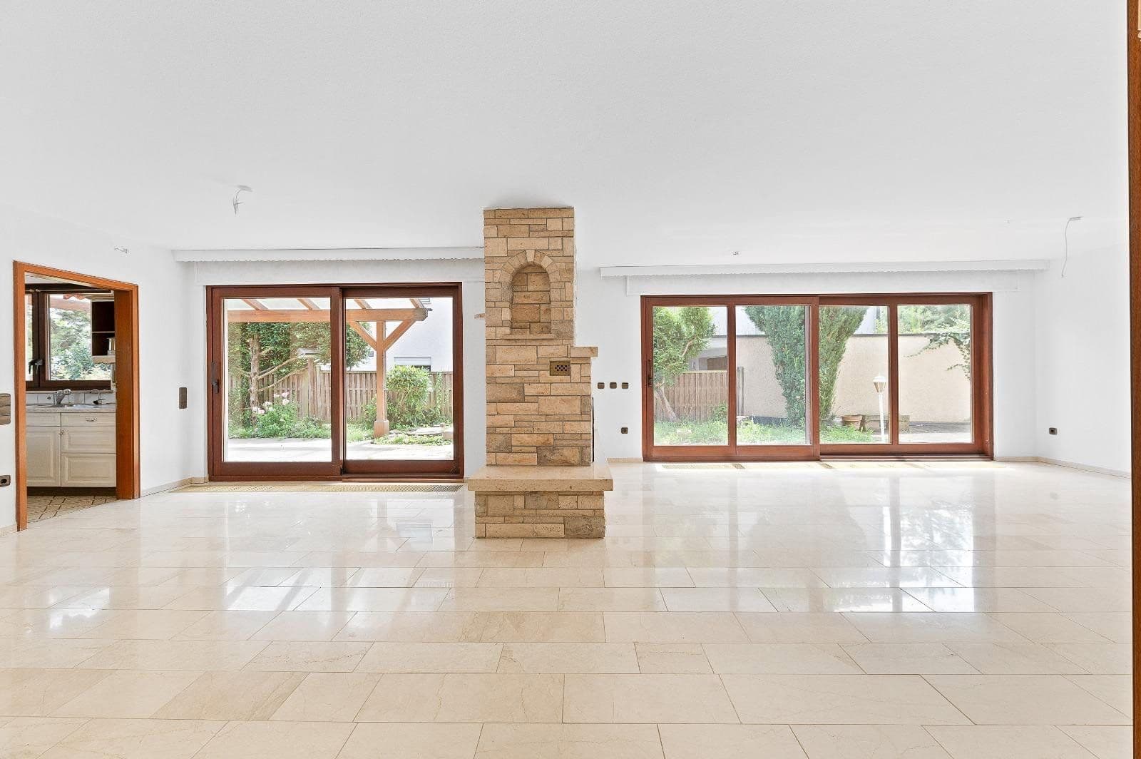 Prodej domu 320 m², pozemek 538 m², Gustav-Werner-Straße 10, Bönnigheim, Bádensko-Württembersko Prodej domu 320 m², pozemek 538 m², Gustav-Werner-Straße 10, Bönnigheim, Bádensko-Württembersko