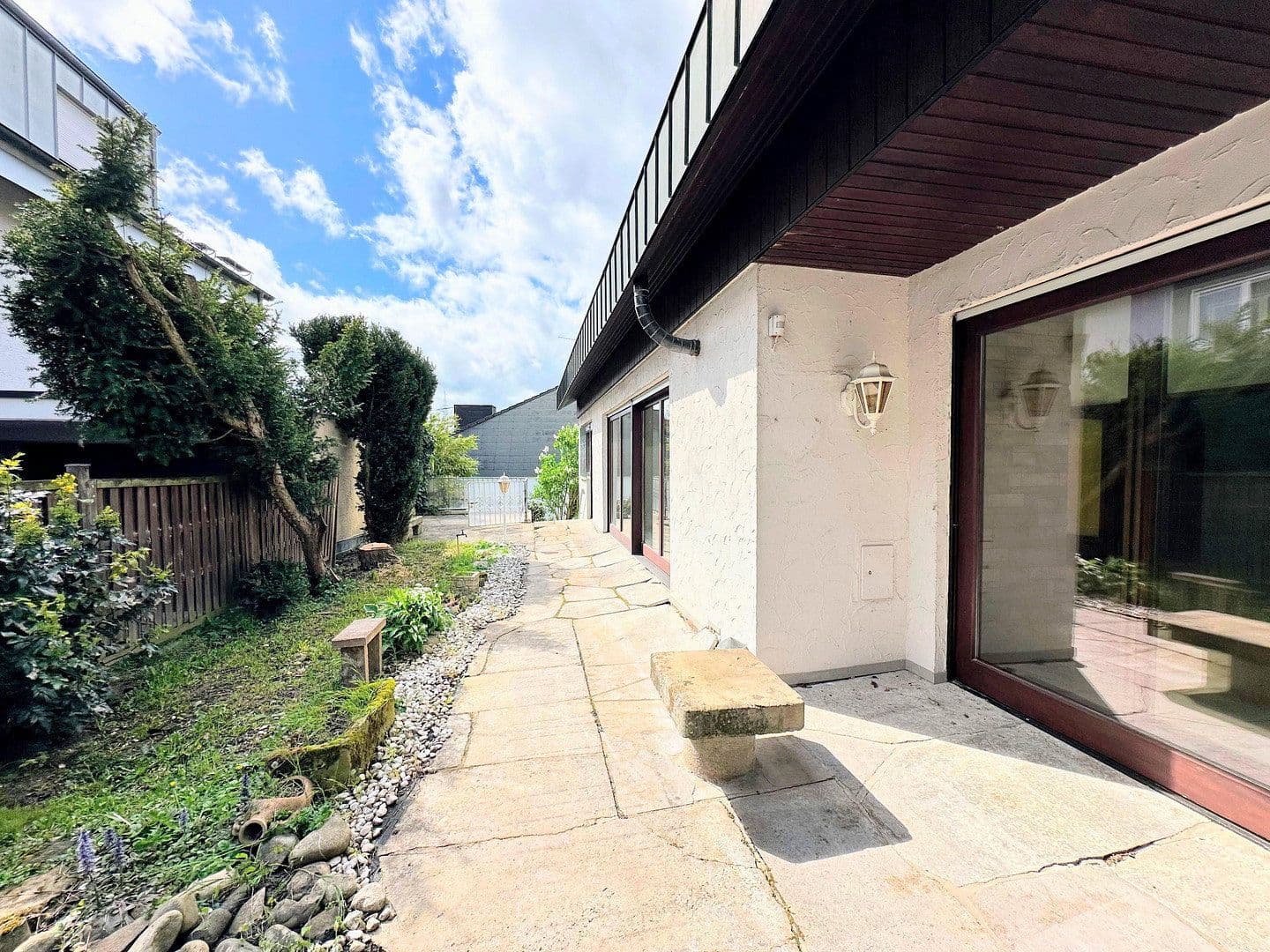 Prodej domu 320 m², pozemek 538 m², Gustav-Werner-Straße 10, Bönnigheim, Bádensko-Württembersko Prodej domu 320 m², pozemek 538 m², Gustav-Werner-Straße 10, Bönnigheim, Bádensko-Württembersko