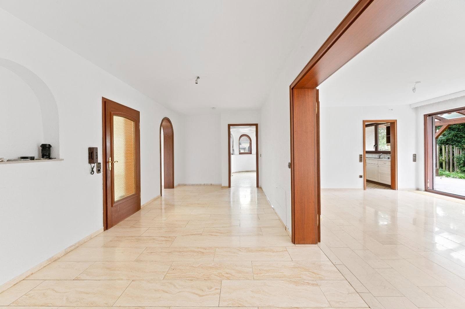 Prodej domu 320 m², pozemek 538 m², Gustav-Werner-Straße 10, Bönnigheim, Bádensko-Württembersko Prodej domu 320 m², pozemek 538 m², Gustav-Werner-Straße 10, Bönnigheim, Bádensko-Württembersko