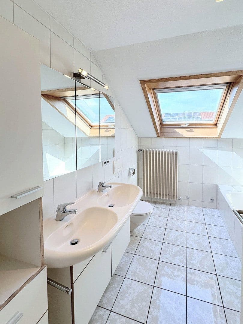 Prodej domu 320 m², pozemek 538 m², Gustav-Werner-Straße 10, Bönnigheim, Bádensko-Württembersko Prodej domu 320 m², pozemek 538 m², Gustav-Werner-Straße 10, Bönnigheim, Bádensko-Württembersko