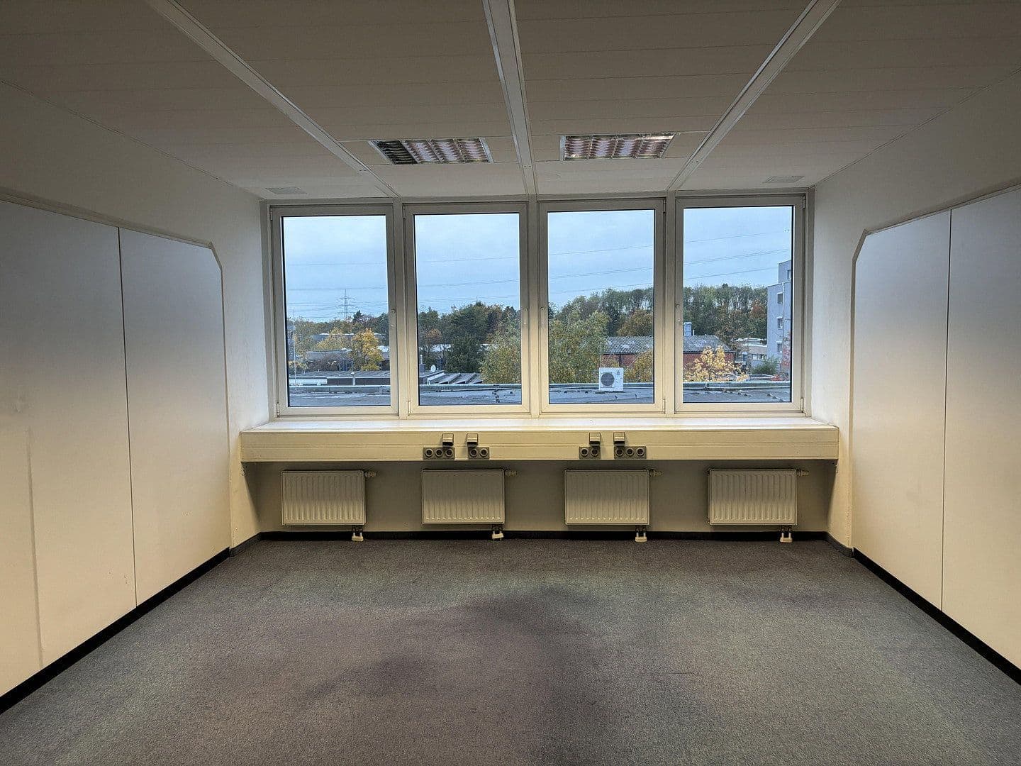 Pronájem kanceláře 600 m², Moselstr. 14, Neuss, Severní Porýní-Vestfálsko Pronájem kanceláře 600 m², Moselstr. 14, Neuss, Severní Porýní-Vestfálsko
