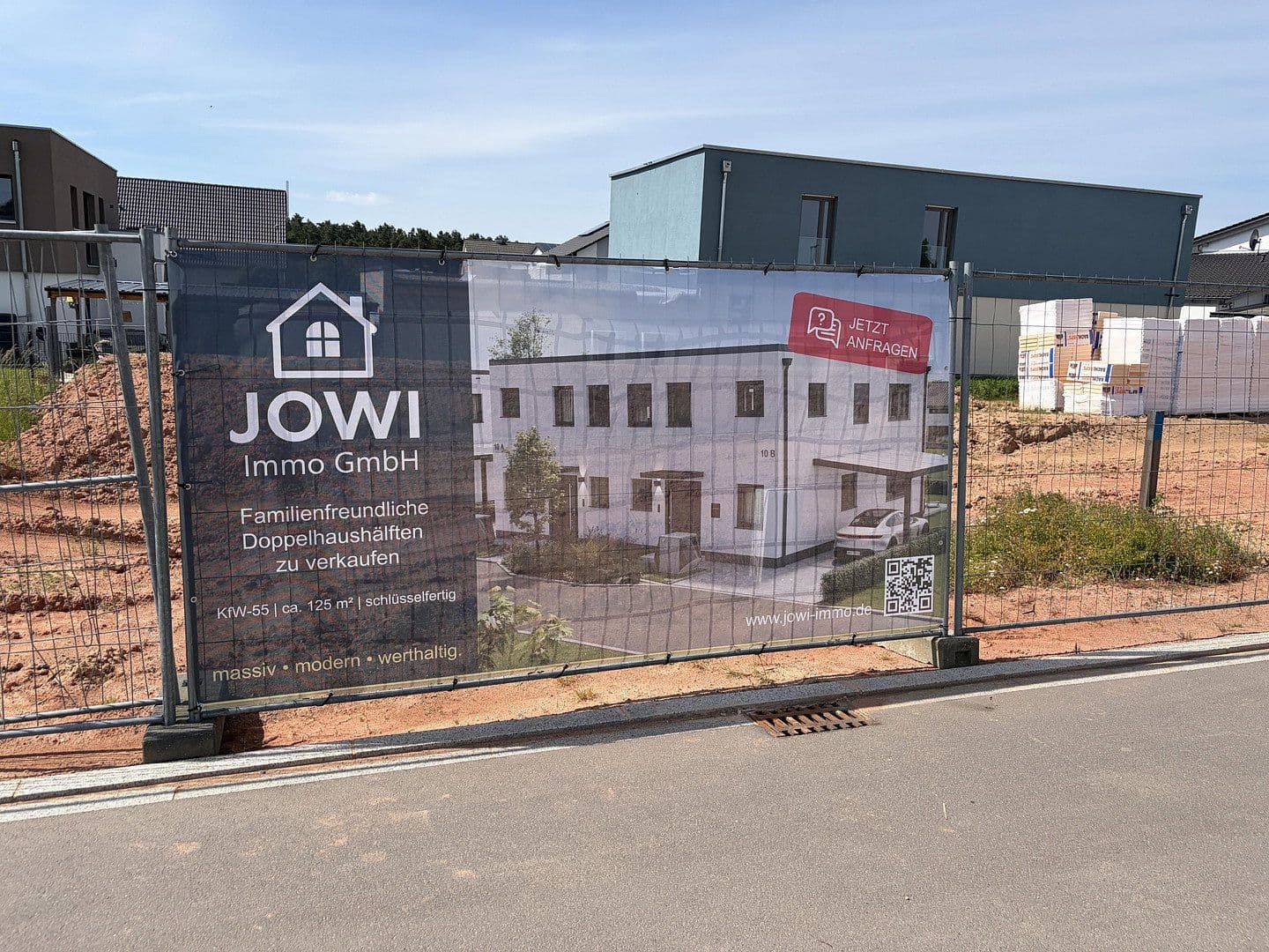 Prodej domu 125 m², pozemek 234 m², Marderweg 12a, Irchenrieth, Bavorsko Prodej domu 125 m², pozemek 234 m², Marderweg 12a, Irchenrieth, Bavorsko