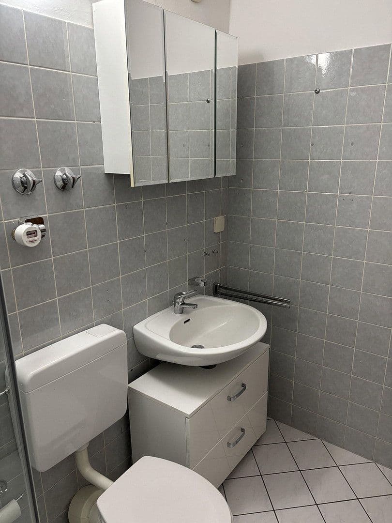 Pronájem bytu 5+1 120 m², Haid-und-Neu-Straße 16, Karlsruhe, Bádensko-Württembersko Pronájem bytu 5+1 120 m², Haid-und-Neu-Straße 16, Karlsruhe, Bádensko-Württembersko