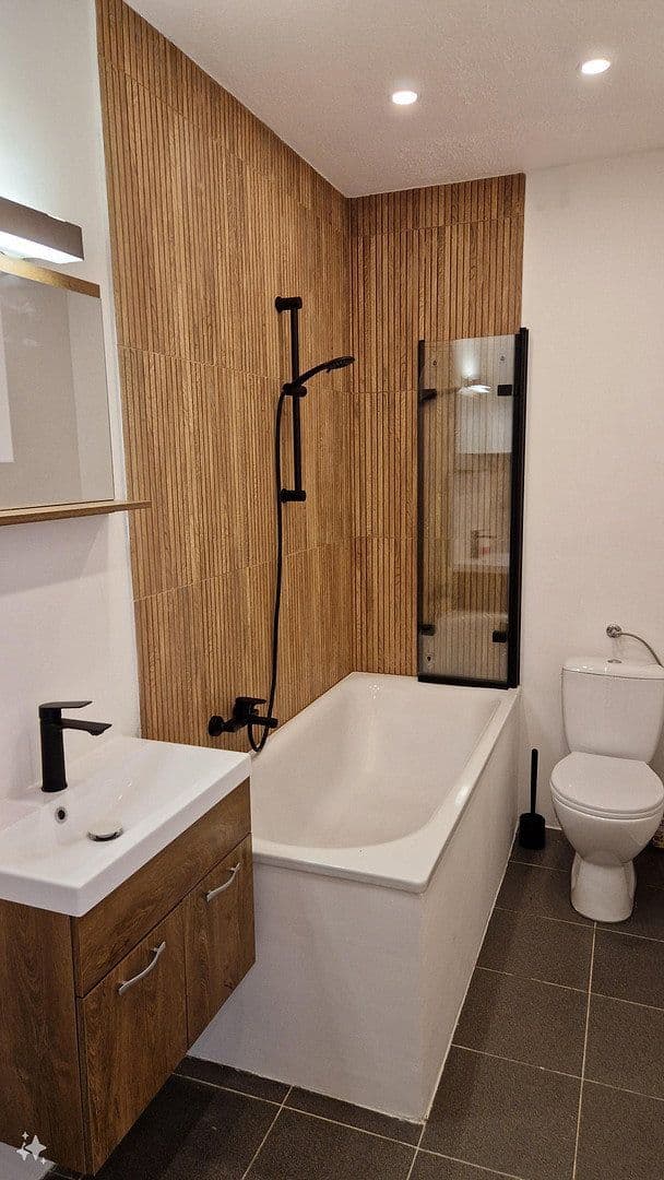 Pronájem bytu 3+1 60 m², Reimanstraße 19, Cáchy, Severní Porýní-Vestfálsko Pronájem bytu 3+1 60 m², Reimanstraße 19, Cáchy, Severní Porýní-Vestfálsko