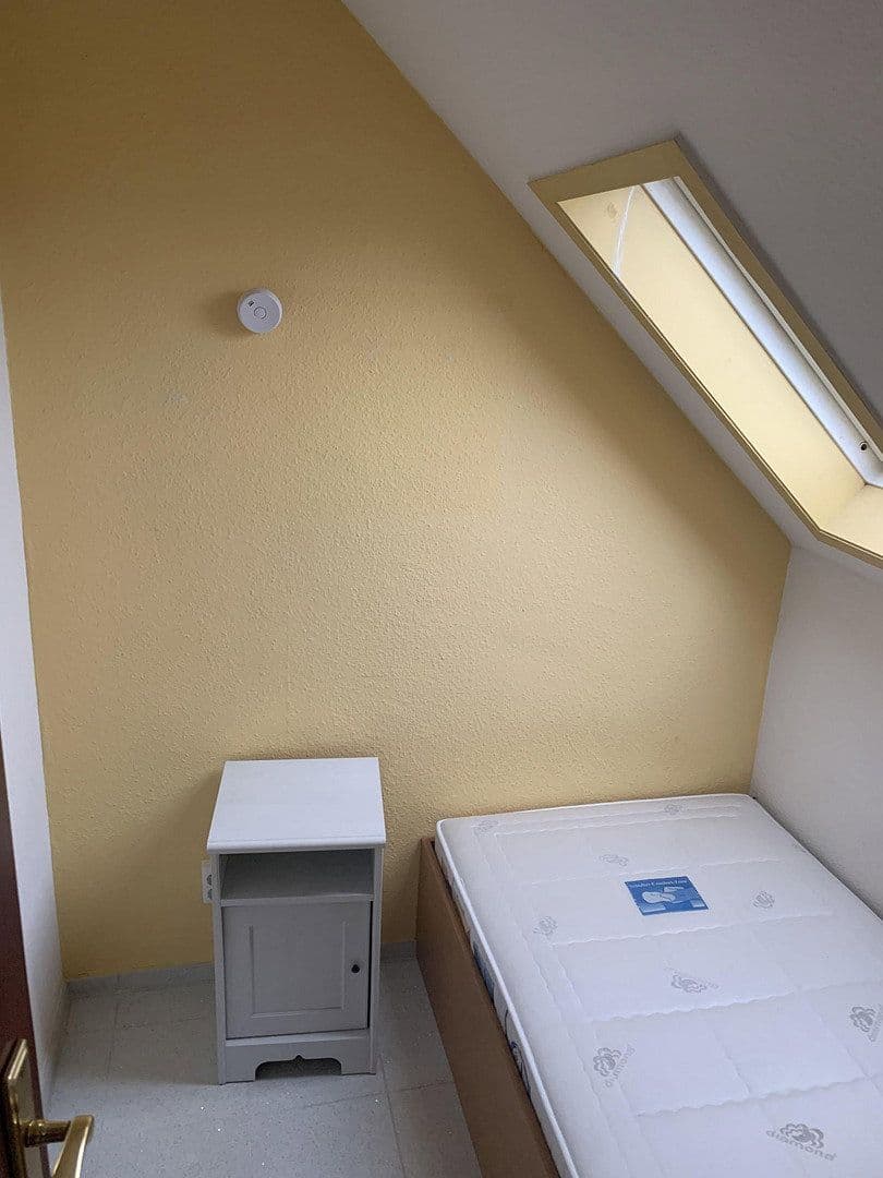 Pronájem bytu 2+1 33 m², Hufelandstr. 15, Essen, Severní Porýní-Vestfálsko Pronájem bytu 2+1 33 m², Hufelandstr. 15, Essen, Severní Porýní-Vestfálsko