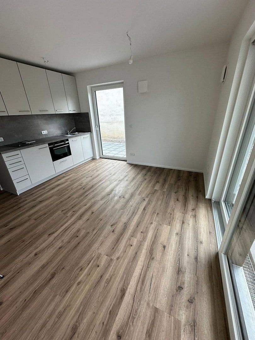 Pronájem bytu 1+1 35 m², Schleißheimerstrasse 433, München - Am Hart, Bavorsko Pronájem bytu 1+1 35 m², Schleißheimerstrasse 433, München - Am Hart, Bavorsko