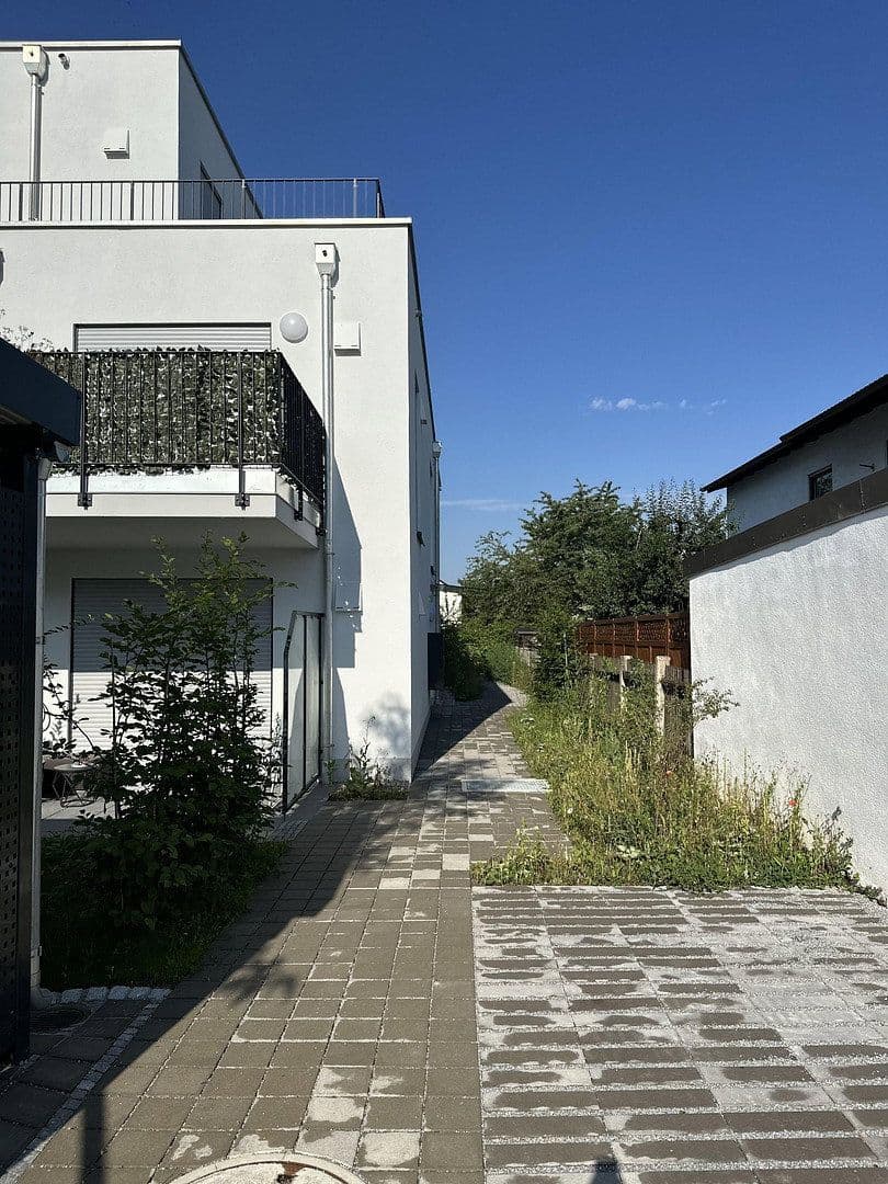 Pronájem bytu 1+1 35 m², Schleißheimerstrasse 433, München - Am Hart, Bavorsko Pronájem bytu 1+1 35 m², Schleißheimerstrasse 433, München - Am Hart, Bavorsko