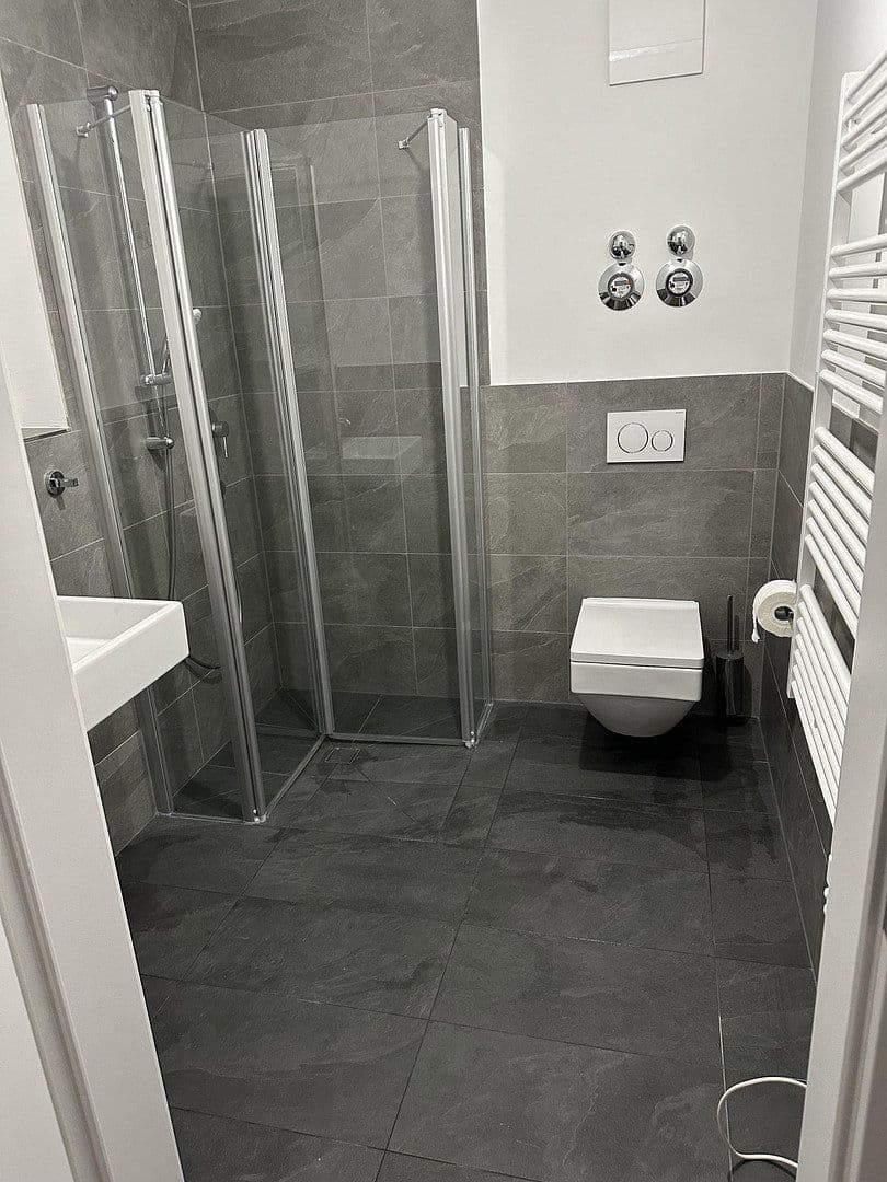 Pronájem bytu 1+1 35 m², Schleißheimerstrasse 433, München - Am Hart, Bavorsko Pronájem bytu 1+1 35 m², Schleißheimerstrasse 433, München - Am Hart, Bavorsko