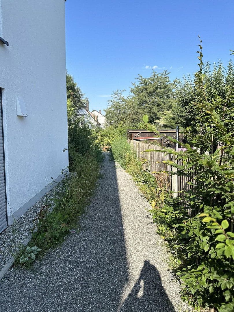 Pronájem bytu 1+1 35 m², Schleißheimerstrasse 433, München - Am Hart, Bavorsko Pronájem bytu 1+1 35 m², Schleißheimerstrasse 433, München - Am Hart, Bavorsko