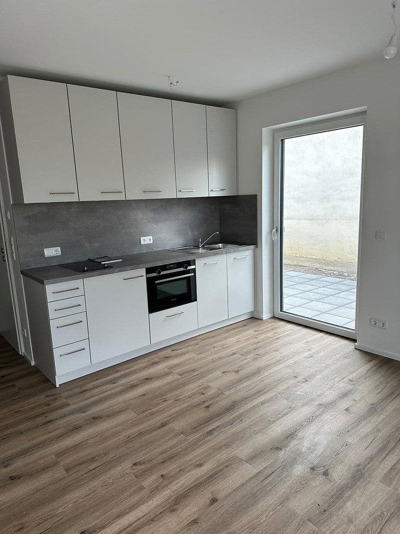 Pronájem bytu 1+1 35 m², Schleißheimerstrasse 433, München - Am Hart, Bavorsko Pronájem bytu 1+1 35 m², Schleißheimerstrasse 433, München - Am Hart, Bavorsko