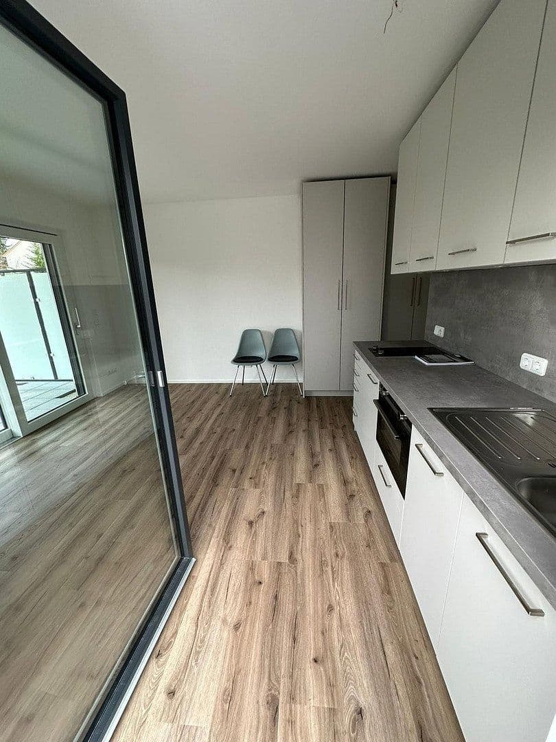 Pronájem bytu 1+1 35 m², Schleißheimerstrasse 433, München - Am Hart, Bavorsko Pronájem bytu 1+1 35 m², Schleißheimerstrasse 433, München - Am Hart, Bavorsko