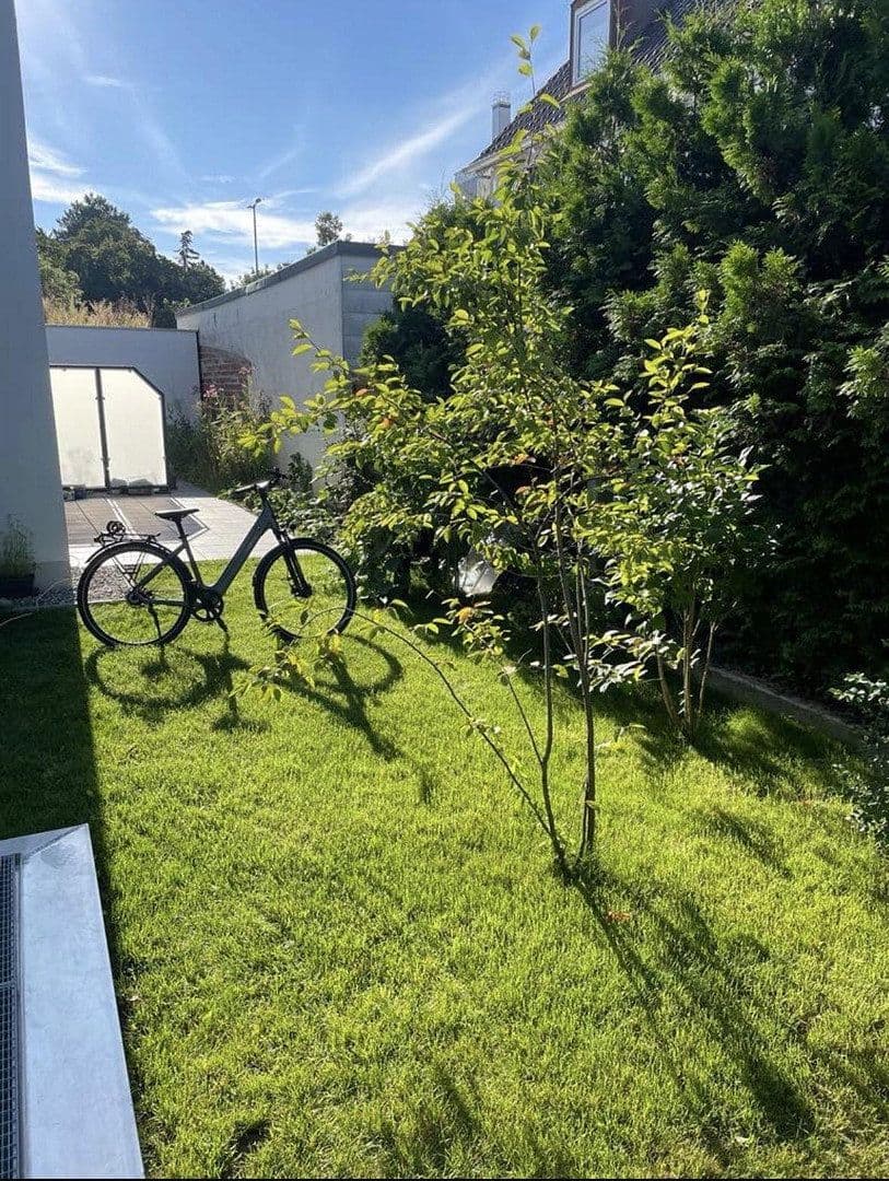 Pronájem bytu 1+1 35 m², Schleißheimerstrasse 433, München - Am Hart, Bavorsko Pronájem bytu 1+1 35 m², Schleißheimerstrasse 433, München - Am Hart, Bavorsko