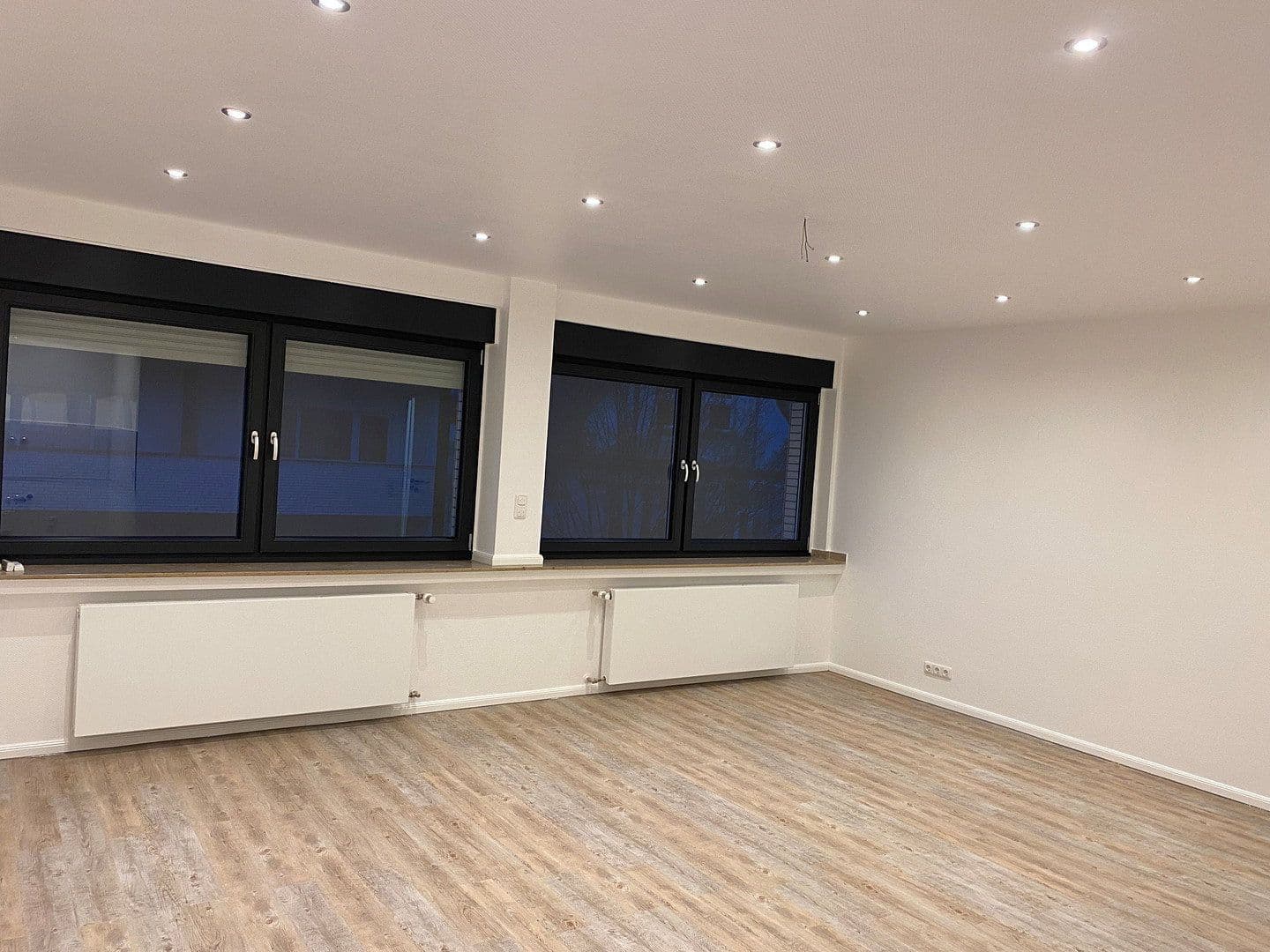 Pronájem bytu 1+1 39 m², Hochemmericher Straße 64, Duisburg, Severní Porýní-Vestfálsko Pronájem bytu 1+1 39 m², Hochemmericher Straße 64, Duisburg, Severní Porýní-Vestfálsko