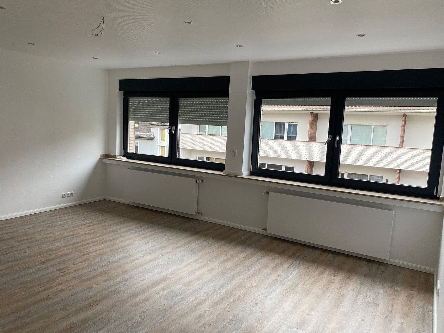Pronájem bytu 1+1 39 m², Hochemmericher Straße 64, Duisburg, Severní Porýní-Vestfálsko Pronájem bytu 1+1 39 m², Hochemmericher Straße 64, Duisburg, Severní Porýní-Vestfálsko