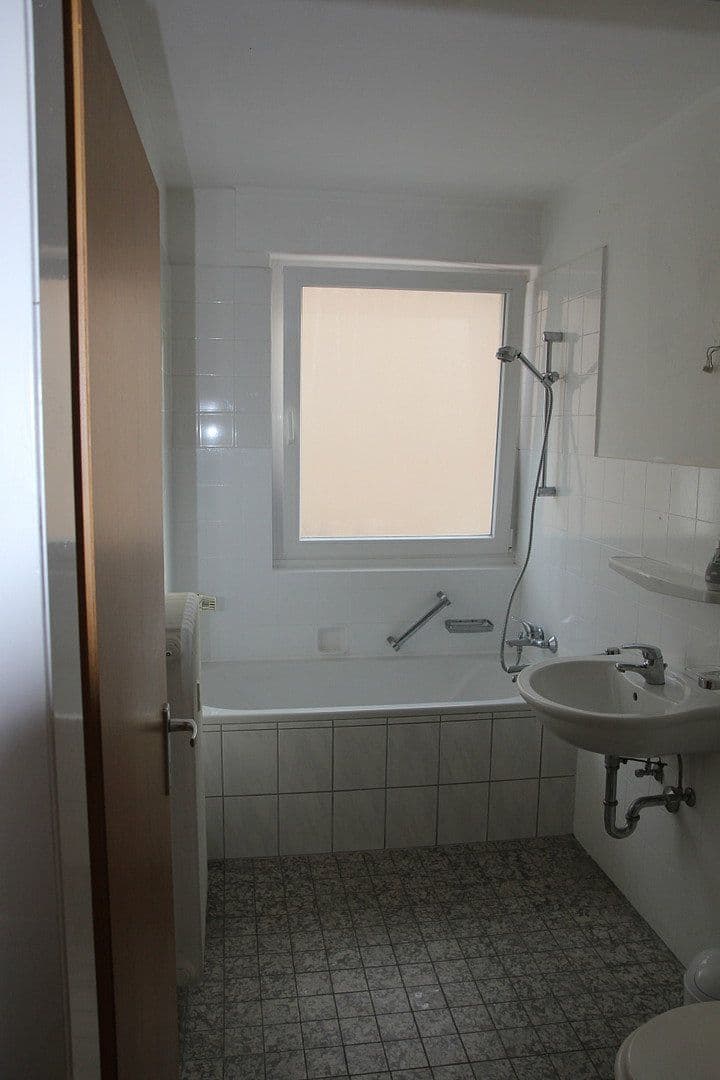Pronájem bytu 2+1 53 m², Bergisch Gladbach, Severní Porýní-Vestfálsko Pronájem bytu 2+1 53 m², Bergisch Gladbach, Severní Porýní-Vestfálsko