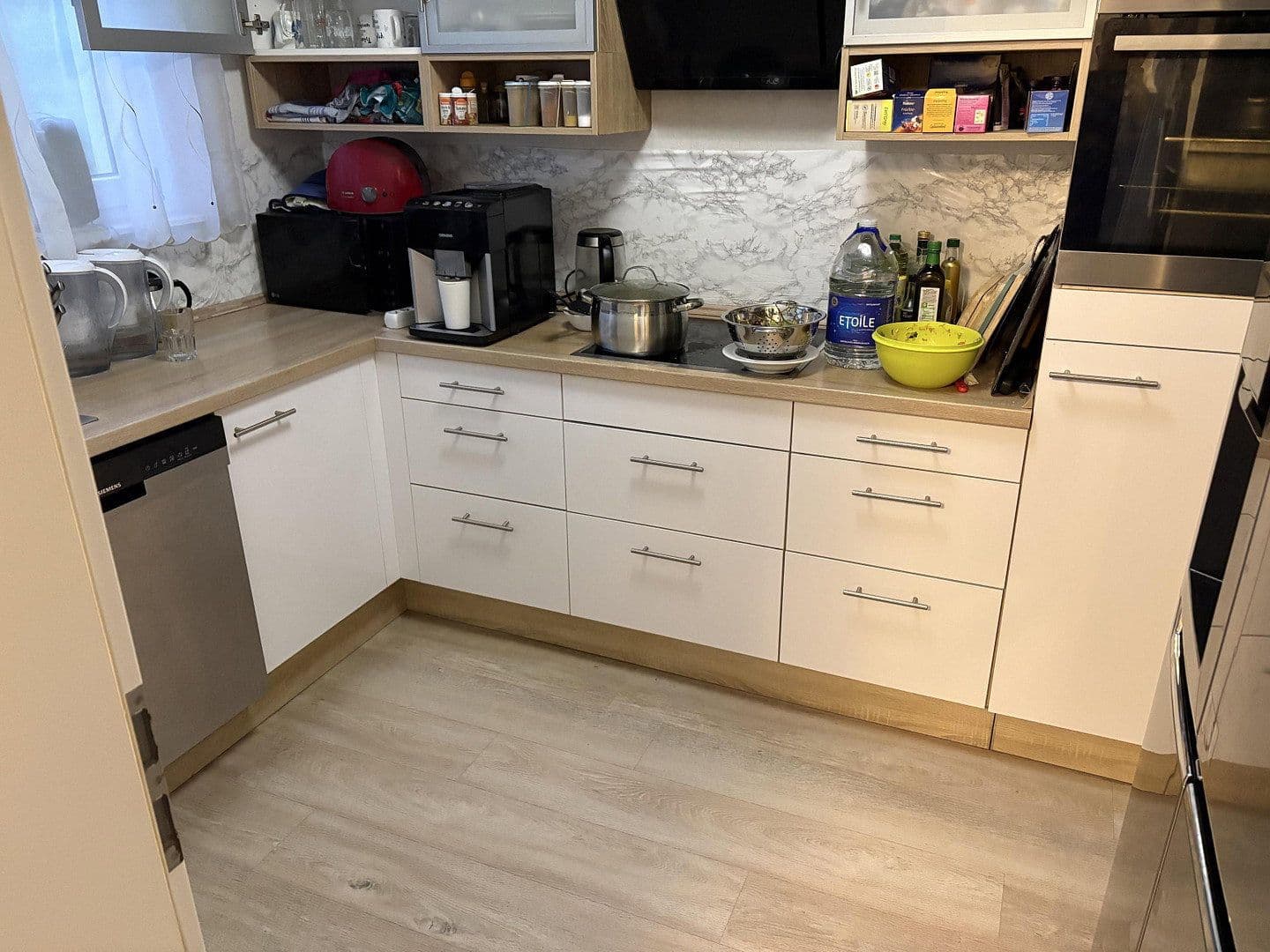 Pronájem bytu 4+1 110 m², Moltkestr. 23, Lahr/Schwarzwald, Bádensko-Württembersko Pronájem bytu 4+1 110 m², Moltkestr. 23, Lahr/Schwarzwald, Bádensko-Württembersko