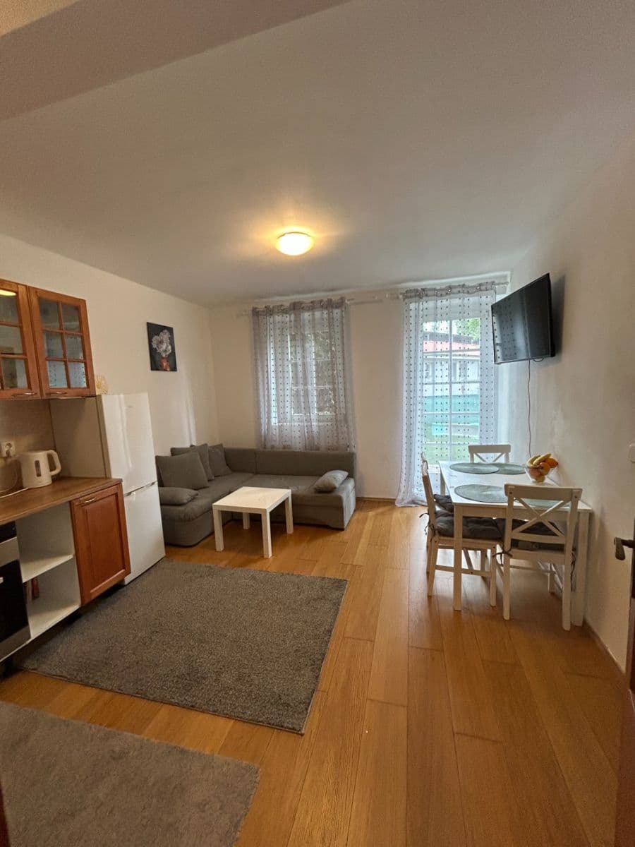 Prodej bytu 2+kk 44 m², Za Dvorem, Holubice, Středočeský kraj Prodej bytu 2+kk 44 m², Za Dvorem, Holubice, Středočeský kraj
