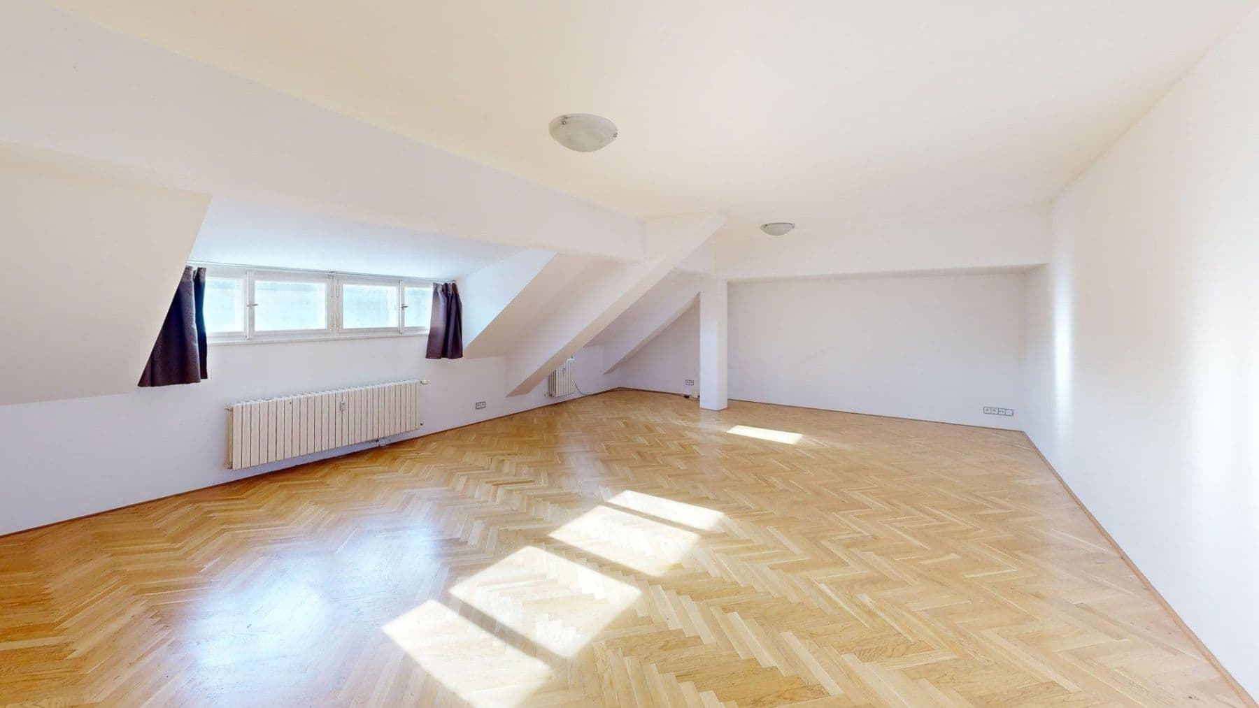 Pronájem bytu 4+1 163 m², Národní, Praha, Praha Pronájem bytu 4+1 163 m², Národní, Praha, Praha