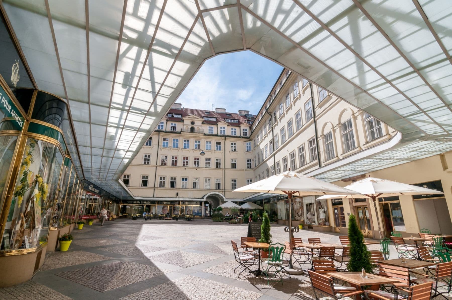 Pronájem bytu 4+1 163 m², Národní, Praha, Praha Pronájem bytu 4+1 163 m², Národní, Praha, Praha