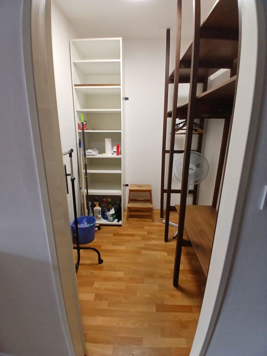 Pronájem bytu 1+kk 46 m², Hnězdenská, Praha, Praha Pronájem bytu 1+kk 46 m², Hnězdenská, Praha, Praha