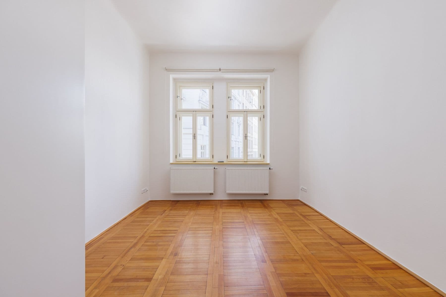 Pronájem bytu 1+1 40 m², Kamenická, Praha, Praha Pronájem bytu 1+1 40 m², Kamenická, Praha, Praha