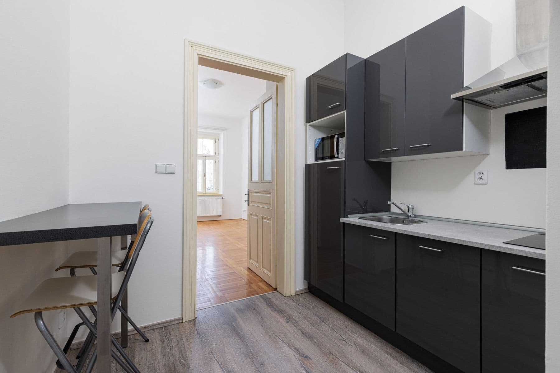Pronájem bytu 1+1 40 m², Kamenická, Praha, Praha Pronájem bytu 1+1 40 m², Kamenická, Praha, Praha