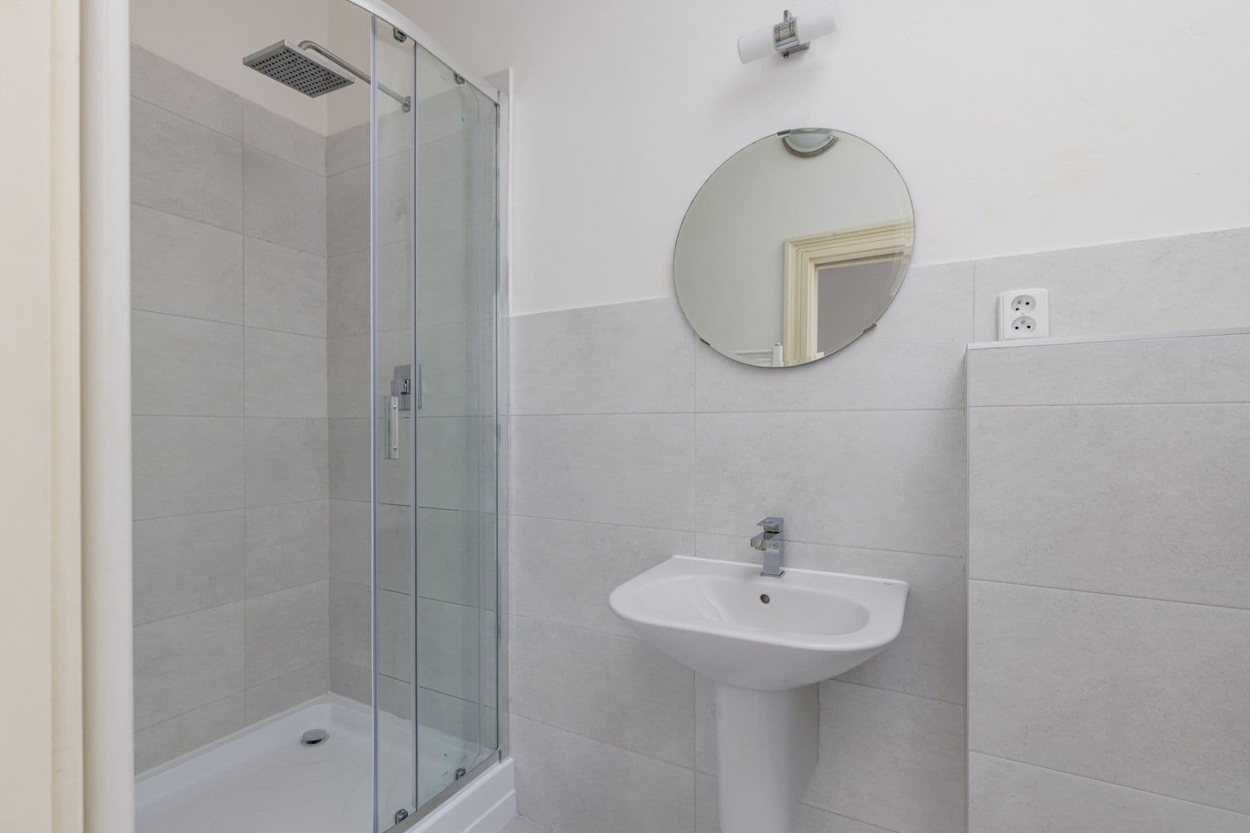 Pronájem bytu 1+1 40 m², Kamenická, Praha, Praha Pronájem bytu 1+1 40 m², Kamenická, Praha, Praha