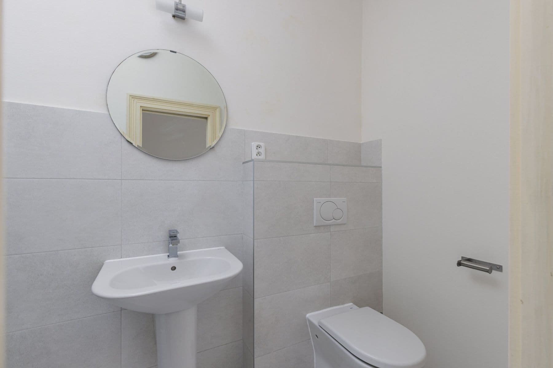Pronájem bytu 1+1 40 m², Kamenická, Praha, Praha Pronájem bytu 1+1 40 m², Kamenická, Praha, Praha