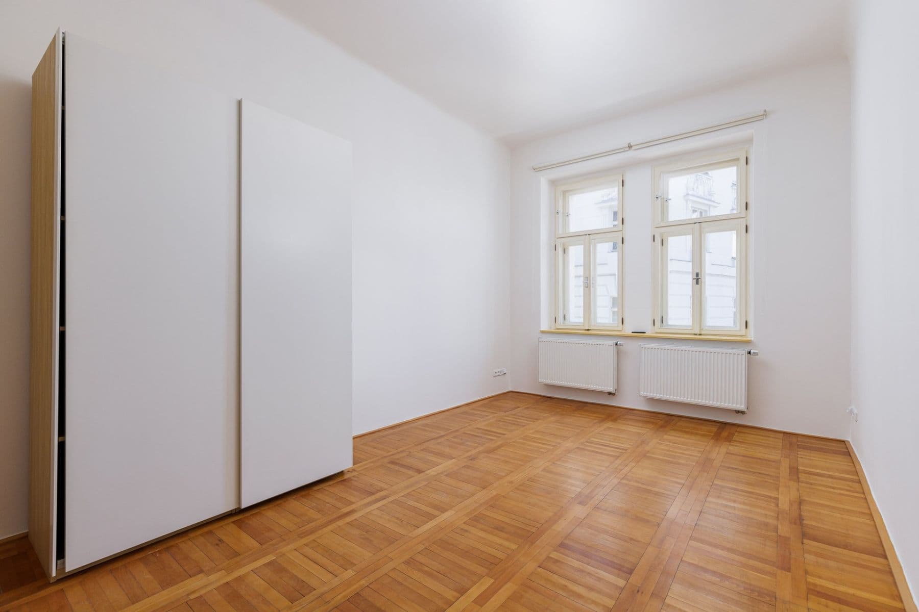 Pronájem bytu 1+1 40 m², Kamenická, Praha, Praha Pronájem bytu 1+1 40 m², Kamenická, Praha, Praha