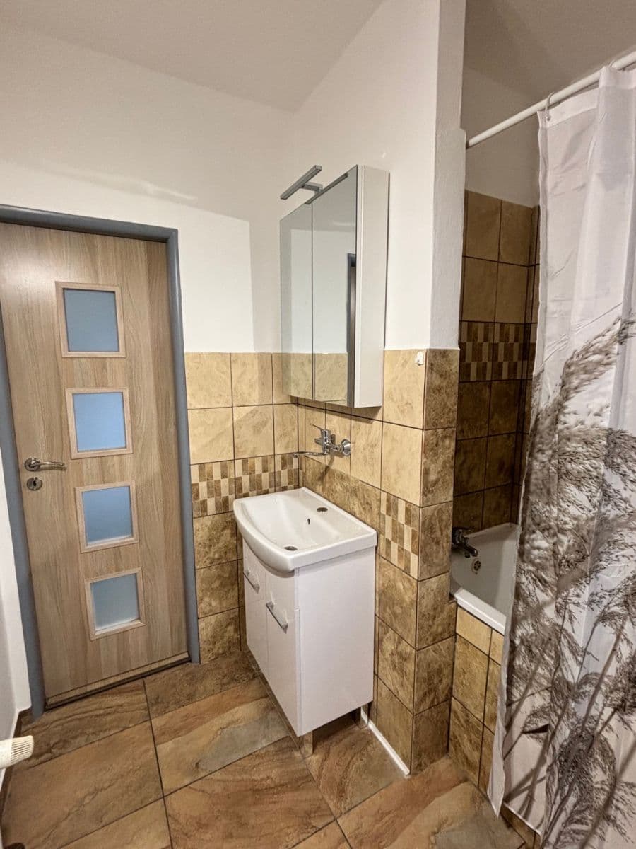 Pronájem bytu 4+kk 90 m², Klášterského, Liberec, Liberecký kraj Pronájem bytu 4+kk 90 m², Klášterského, Liberec, Liberecký kraj