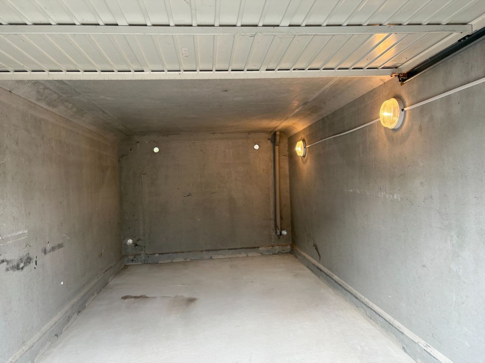 Pronájem garáže 16 m², Brno, Jihomoravský kraj Pronájem garáže 16 m², Brno, Jihomoravský kraj