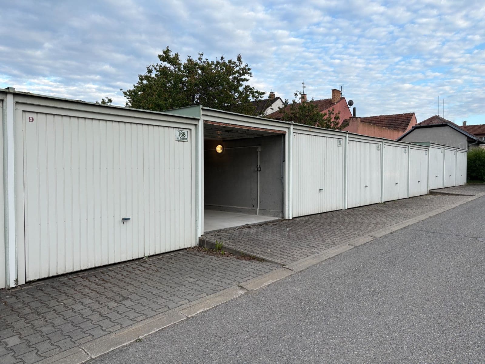 Pronájem garáže 16 m², Brno, Jihomoravský kraj Pronájem garáže 16 m², Brno, Jihomoravský kraj