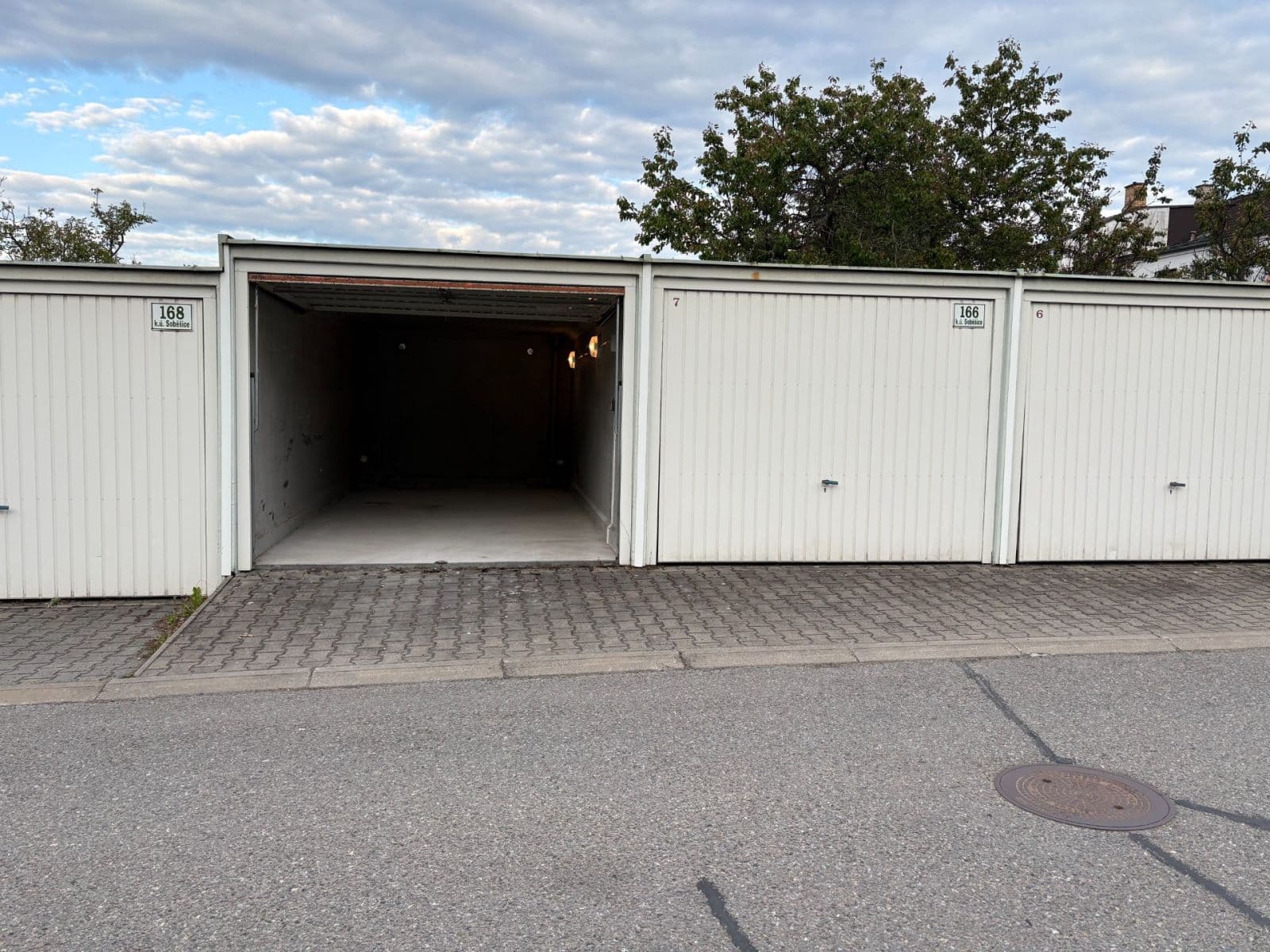 Pronájem garáže 16 m², Brno, Jihomoravský kraj Pronájem garáže 16 m², Brno, Jihomoravský kraj