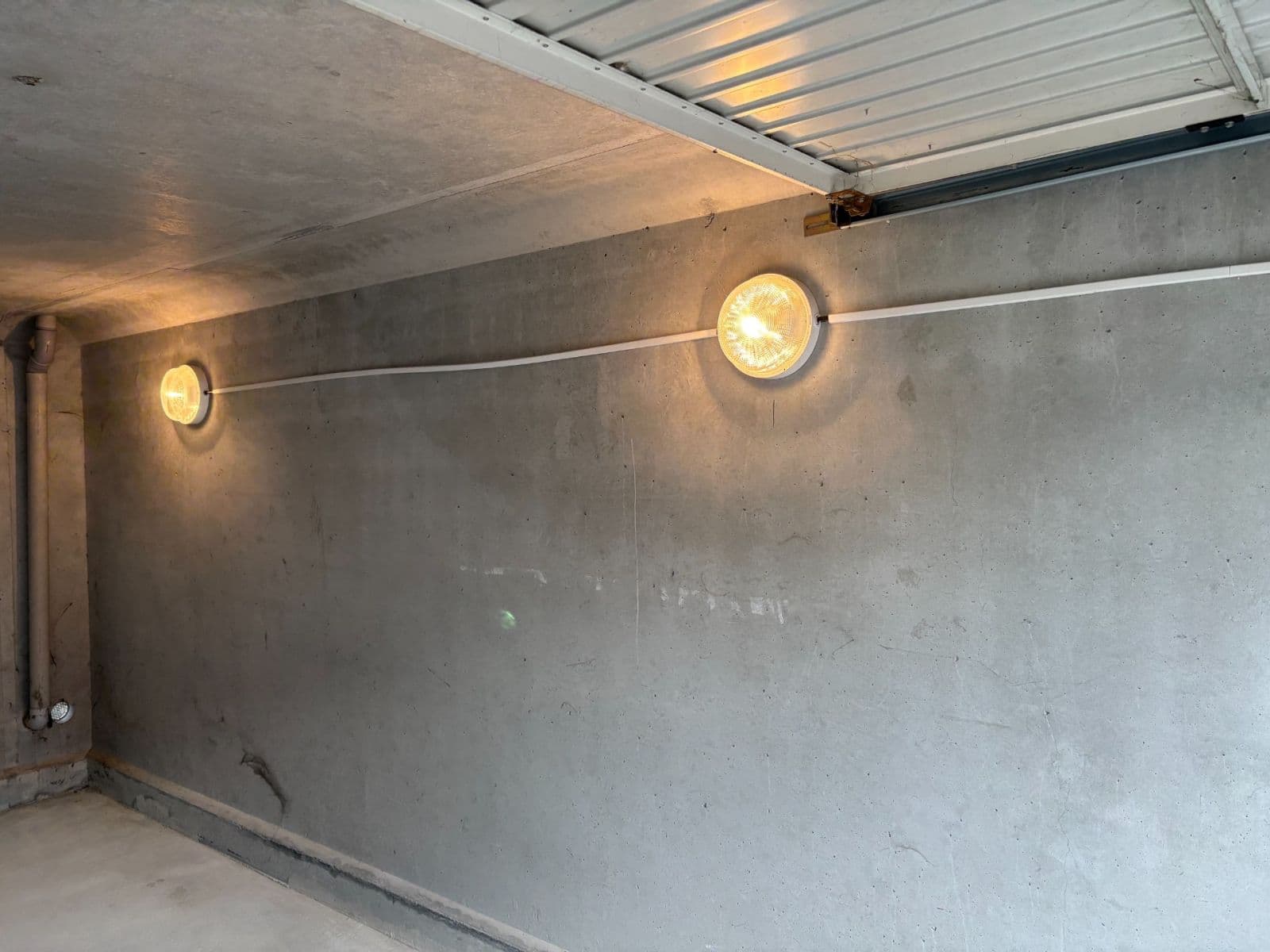 Pronájem garáže 16 m², Brno, Jihomoravský kraj Pronájem garáže 16 m², Brno, Jihomoravský kraj