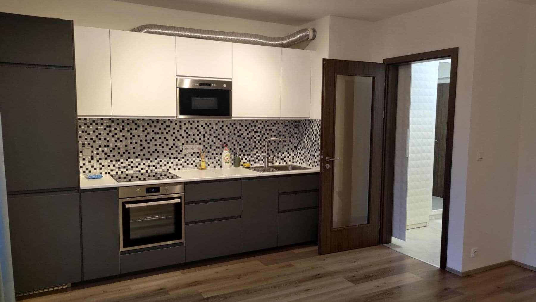 Pronájem bytu 1+kk 35 m², Hrašeho, Praha, Praha Pronájem bytu 1+kk 35 m², Hrašeho, Praha, Praha