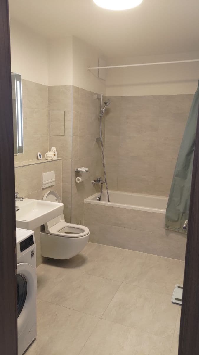 Pronájem bytu 1+kk 35 m², Hrašeho, Praha, Praha Pronájem bytu 1+kk 35 m², Hrašeho, Praha, Praha